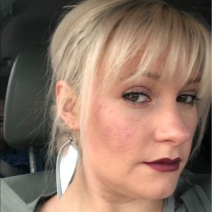 Meet your Posher, Catherine